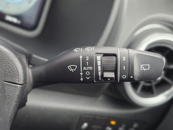 Hyundai KONA 64kWh Premium Auto 5dr (10.5kW Charger)