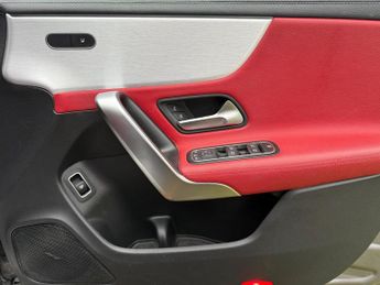 Mercedes-Benz CLA 2.0 CLA220d AMG Line (Premium) Coupe 8G-DCT Euro 6 (s/s) 4dr