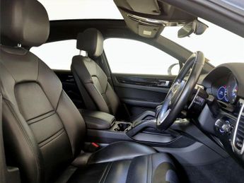 Porsche Cayenne 3.0 V6 E-Hybrid 14.1kWh TiptronicS 4WD Euro 6 (s/s) 5dr (3.6kW C