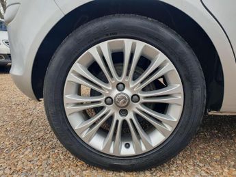 Vauxhall Corsa 1.4 16V SE Auto Euro 5 5dr
