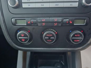 Volkswagen Golf 2.0 TDI DPF GT Hatchback 5dr Diesel DSG (169 g/km, 168 bhp)