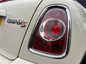 MINI Convertible 1.6 Cooper S Steptronic Euro 5 2dr
