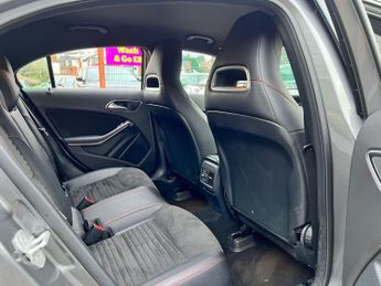 Mercedes-Benz A Class 1.5 A180d AMG Line (Premium) 7G-DCT Euro 6 (s/s) 5dr