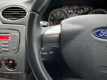 Ford Focus 1.6 Zetec 5dr