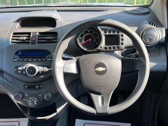 Chevrolet Spark 1.0i + Hatchback 5dr Petrol Manual Euro 5 (No a/c) (68 ps)