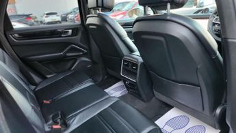 Porsche Cayenne 3.0 V6 E-Hybrid 14.1kWh TiptronicS 4WD Euro 6 (s/s) 5dr (3.6kW C