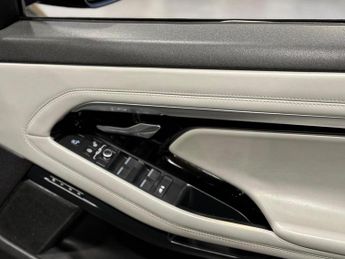 Land Rover Range Rover Evoque 2.0 D180 R-Dynamic HSE Auto 4WD Euro 6 (s/s) 5dr