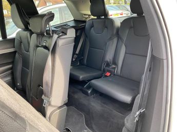 Volvo XC90 2.0 B5 MHEV Momentum Auto 4WD Euro 6 (s/s) 5dr