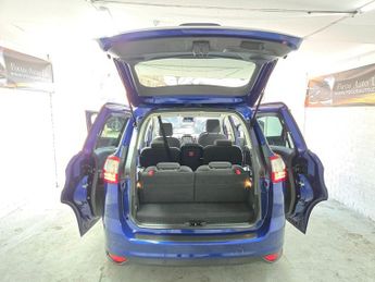 Ford Grand C-Max 2.0 TDCi Titanium Euro 6 (s/s) 5dr