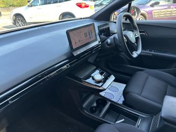 MG MG4 64kWh SE Long Range Auto 5dr