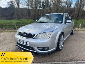 Ford Mondeo 3.0 ST-220 4dr