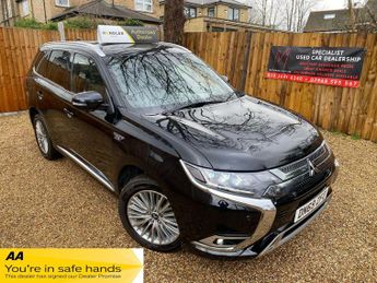 Mitsubishi Outlander 2.4h TwinMotor 13.8kWh Exceed Safety CVT 4WD Euro 6 (s/s) 5dr