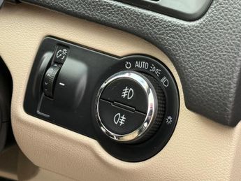 Vauxhall Insignia 2.0 CDTi Elite Nav Sports Tourer Auto Euro 5 5dr