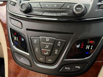 Vauxhall Insignia 2.0 CDTi Elite Nav Sports Tourer Auto Euro 5 5dr