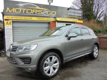 Volkswagen Touareg 3.0 TDI V6 BlueMotion Tech R-Line Tiptronic 4WD Euro 6 (s/s) 5dr