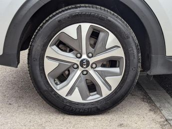 Kia Niro 64kWh 4+ Auto 5dr