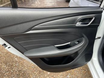 MG MG5 52.5kWh Exclusive Auto 5dr