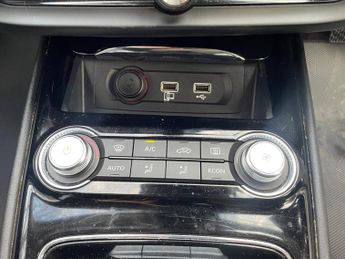 MG MG5 52.5kWh Exclusive Auto 5dr