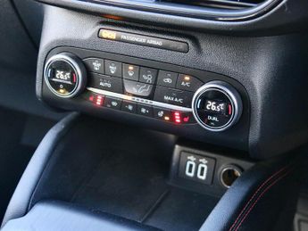 Ford Kuga 2.5 EcoBoost Duratec 14.4kWh ST-Line X First Edition CVT Euro 6 