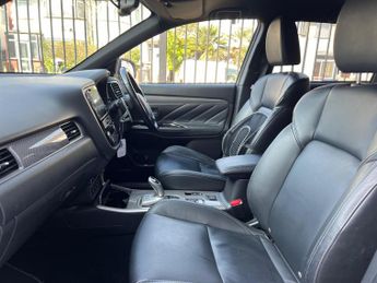 Mitsubishi Outlander 2.4h TwinMotor 13.8kWh 4h CVT 4WD Euro 6 (s/s) 5dr