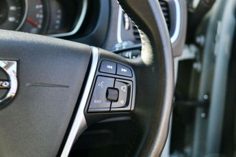 Volvo V40 2.0 D2 R-Design Edition Auto Euro 6 (s/s) 5dr