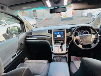 Toyota Alphard SR 2.5 Hybrid AWD 7-Seats
