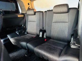 Toyota Alphard SR 2.5 Hybrid AWD 7-Seats