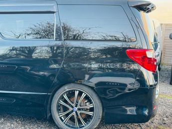 Toyota Alphard SR 2.5 Hybrid AWD 7-Seats