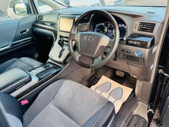 Toyota Alphard SR 2.5 Hybrid AWD 7-Seats
