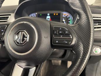 MG MG5 61.1kWh Exclusive Long Range Auto 5dr
