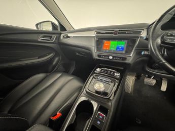 MG MG5 61.1kWh Exclusive Long Range Auto 5dr