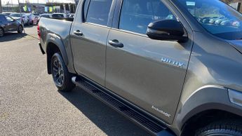 Toyota Hilux 2.8 D-4D Invincible X Auto 4WD Euro 6 (s/s) 4dr