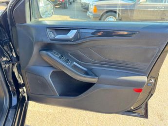 Ford Focus 1.0T EcoBoost MHEV ST-Line Edition Euro 6 (s/s) 5dr