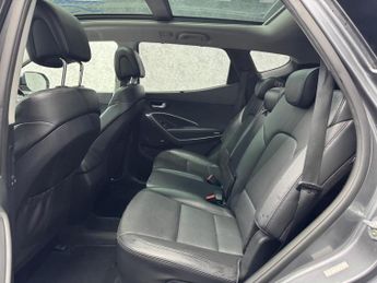 Hyundai Santa Fe 2.2 CRDi Blue Drive Premium SE Auto 4WD Euro 6 (s/s) 5dr (7 Seat
