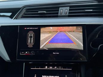 Audi Q8 e-tron 50 Black Edition Auto quattro 5dr 95kWh (11kW Charger)