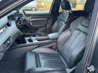 Audi Q8 e-tron 50 Black Edition Auto quattro 5dr 95kWh (11kW Charger)