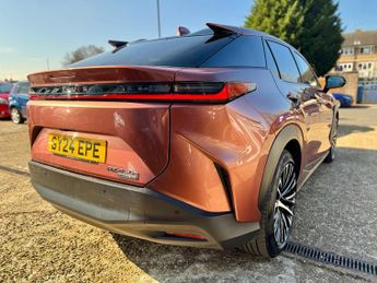 Lexus RZ 450e 71.4kWh Premium Auto DIRECT4 5dr