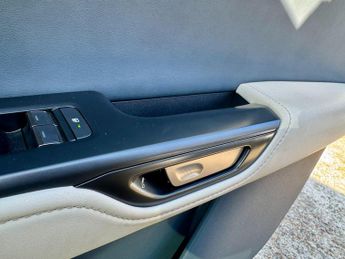 Lexus RZ 450e 71.4kWh Premium Auto DIRECT4 5dr