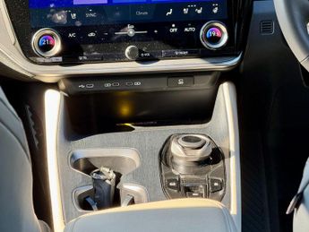 Lexus RZ 450e 71.4kWh Premium Auto DIRECT4 5dr