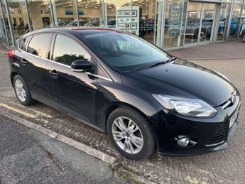 Ford Focus 1.0T EcoBoost Titanium Navigator Euro 5 (s/s) 5dr