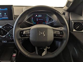 DS AUTOMOBILES DS 3 CROSSBACK E-TENSE 50kWh Performance Line Crossback Auto 5dr