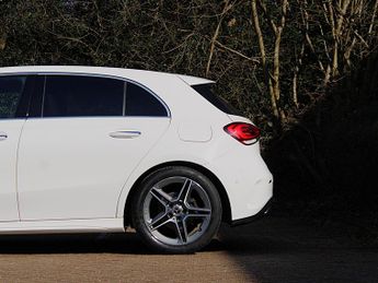 Mercedes-Benz A Class 2.0 A200d AMG Line (Premium) 8G-DCT Euro 6 (s/s) 5dr
