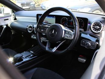 Mercedes-Benz A Class 2.0 A200d AMG Line (Premium) 8G-DCT Euro 6 (s/s) 5dr