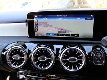 Mercedes-Benz A Class 2.0 A200d AMG Line (Premium) 8G-DCT Euro 6 (s/s) 5dr