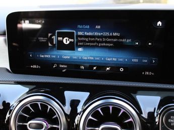 Mercedes-Benz A Class 2.0 A200d AMG Line (Premium) 8G-DCT Euro 6 (s/s) 5dr