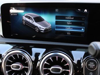 Mercedes-Benz A Class 2.0 A200d AMG Line (Premium) 8G-DCT Euro 6 (s/s) 5dr