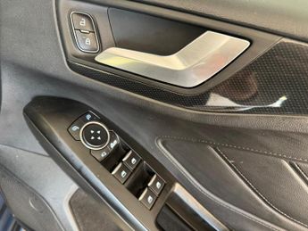 Ford Focus 1.0T EcoBoost MHEV ST-Line X Edition Euro 6 (s/s) 5dr