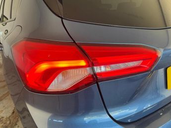 Ford Focus 1.0T EcoBoost MHEV ST-Line X Edition Euro 6 (s/s) 5dr