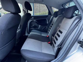 Ford Focus 1.6 Zetec 5dr