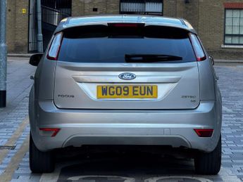 Ford Focus 1.6 Zetec 5dr
